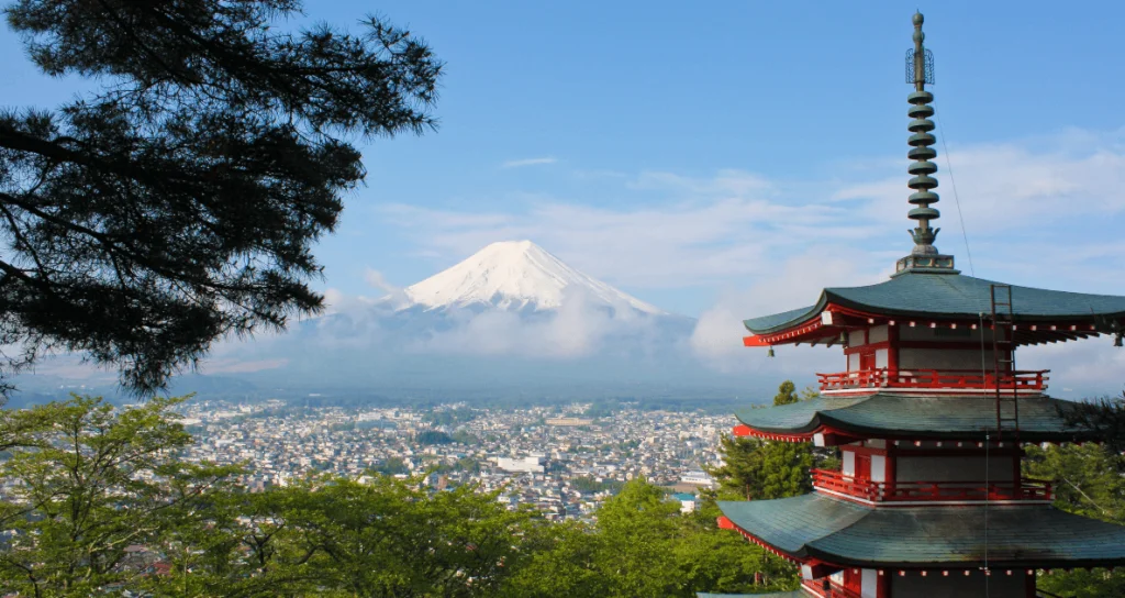 Le Majestueux Mont Fuji : Un Voyage vers le Pic Emblématique du Japon — image 1