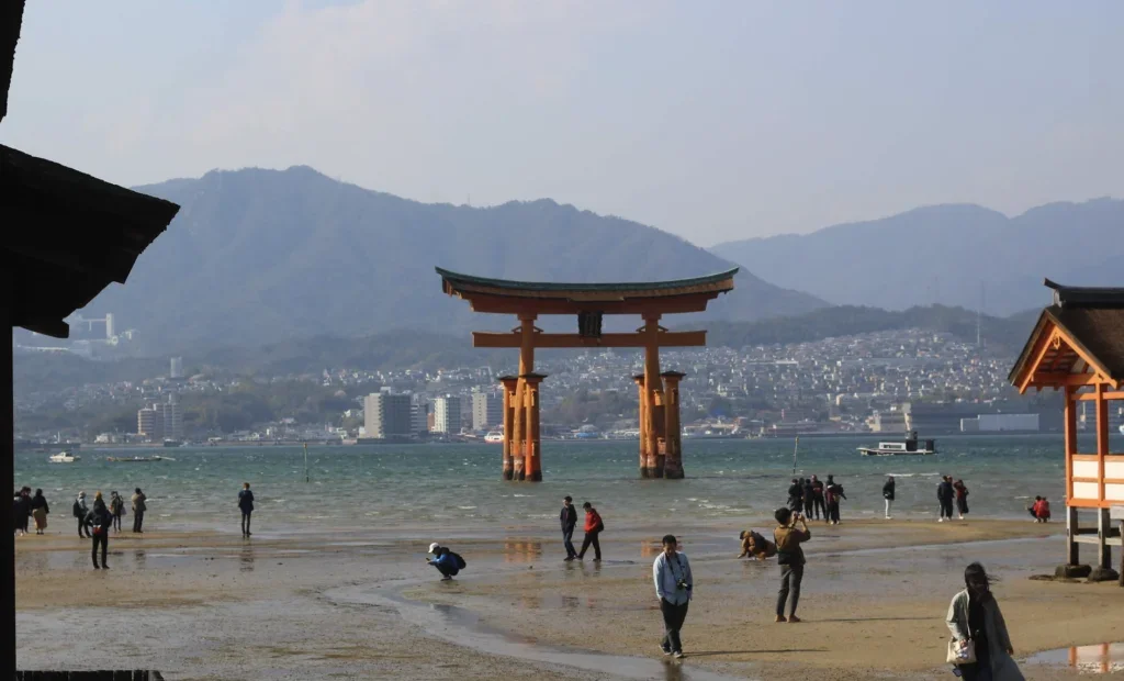 Le Mystère du Soleil Levant : Une Aventure de Casablanca à Tokyo — image 3