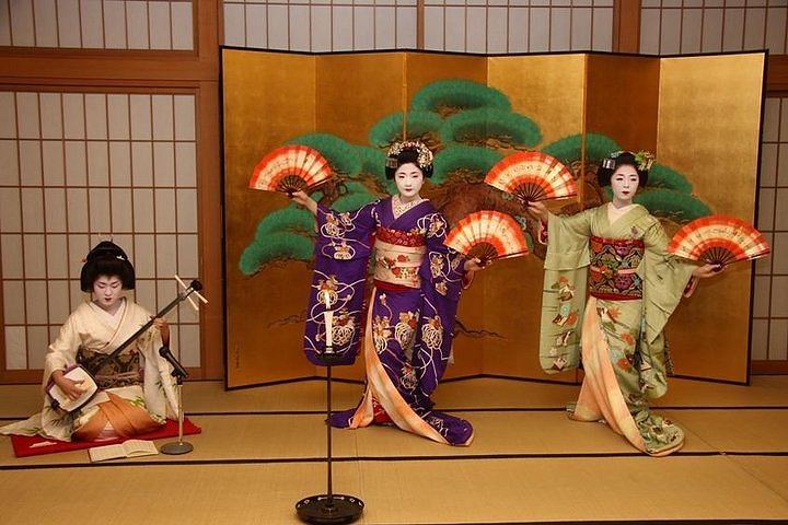 Dîner avec geisha